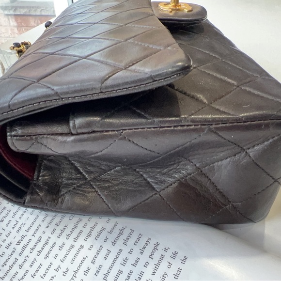 Chanel Vintage Medium Black Lambskin Classic Double Flap Bag - Picture 6 of 12